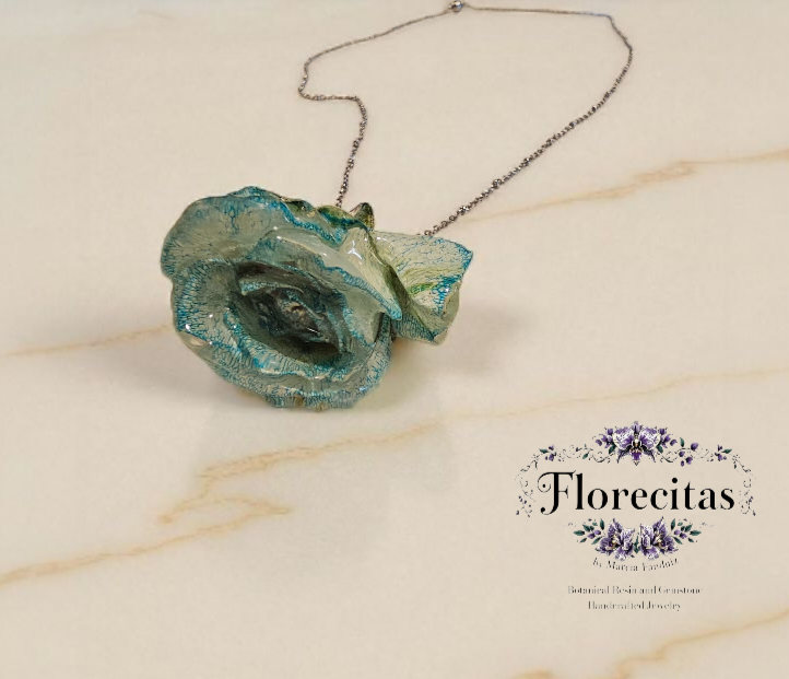 YOLY BLUE ROSE BUTTON