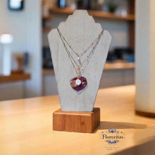 CLAUDIVIRIS NECKLACE