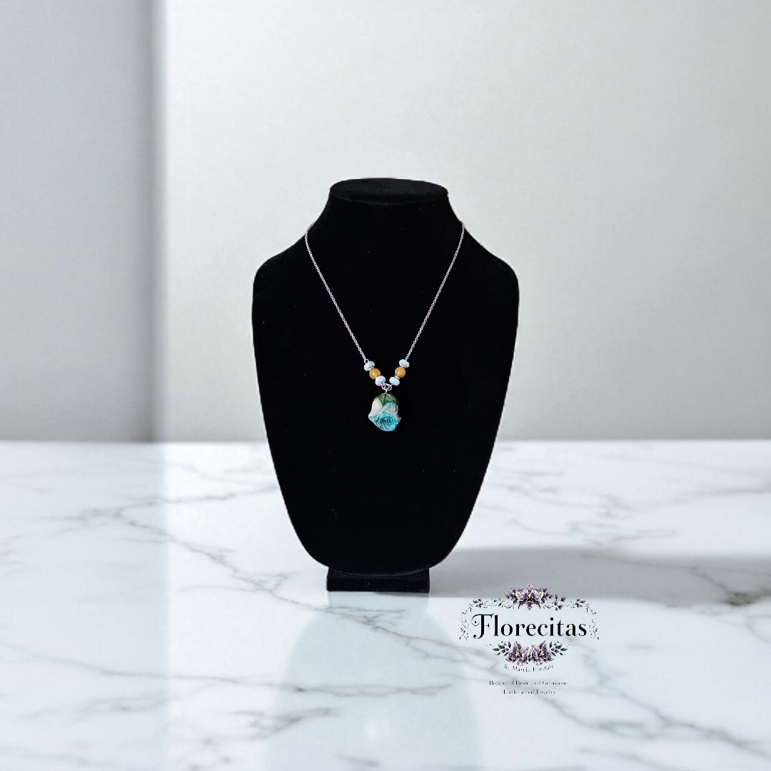 CARMEN BLUE ROSE NECKLACE