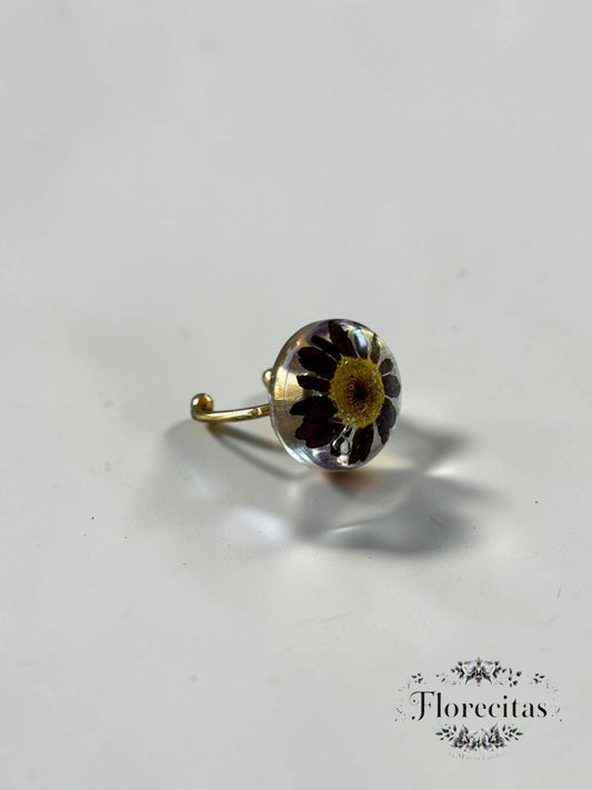 Sphere Shaped Deep Magenta Daisy Gold Ring