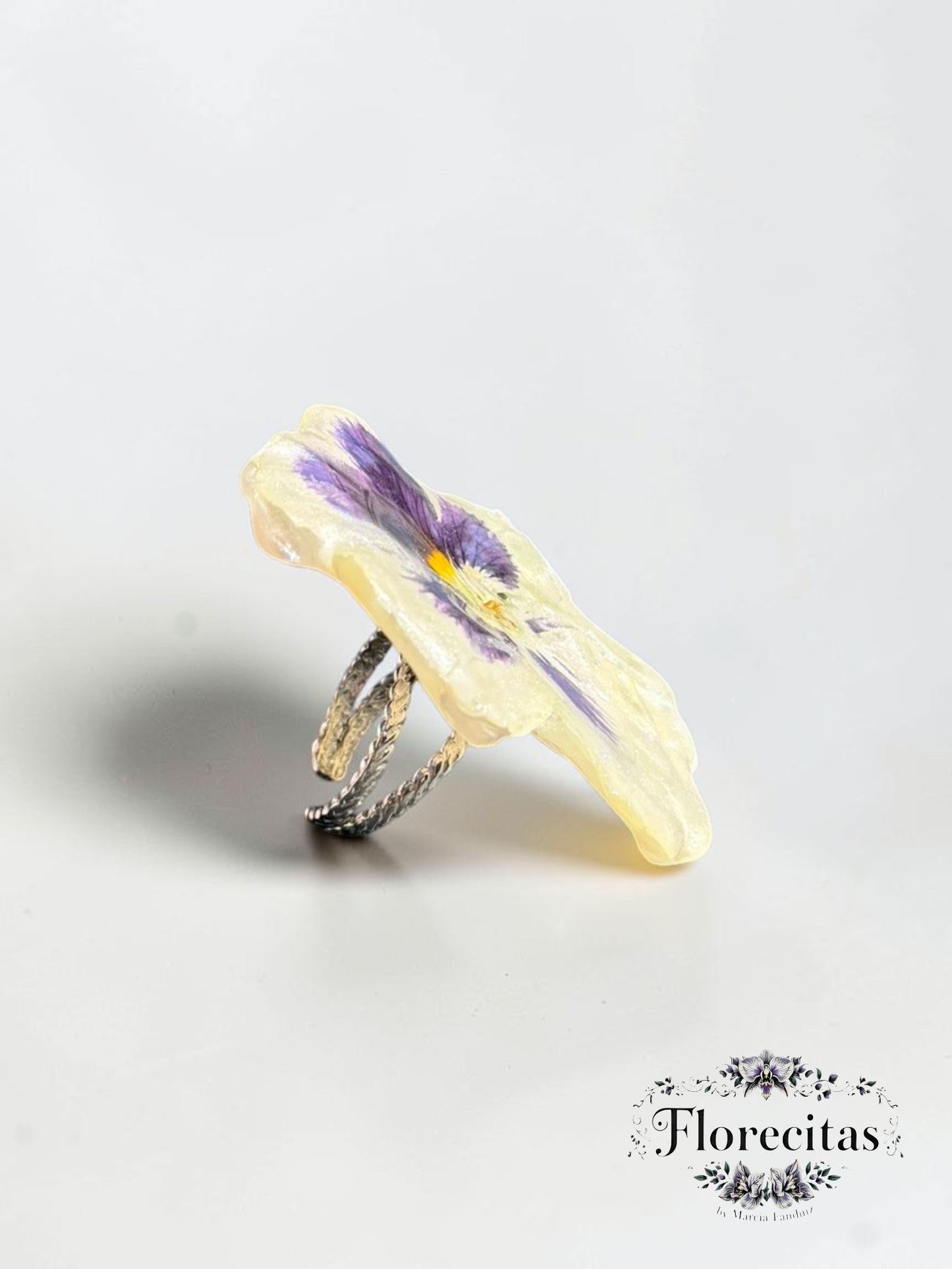 Cream and Deep Purple Pansy Flower Ring