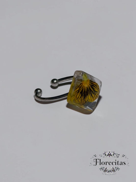 Dainty Square Shaped Yellow Viola Petal Ring