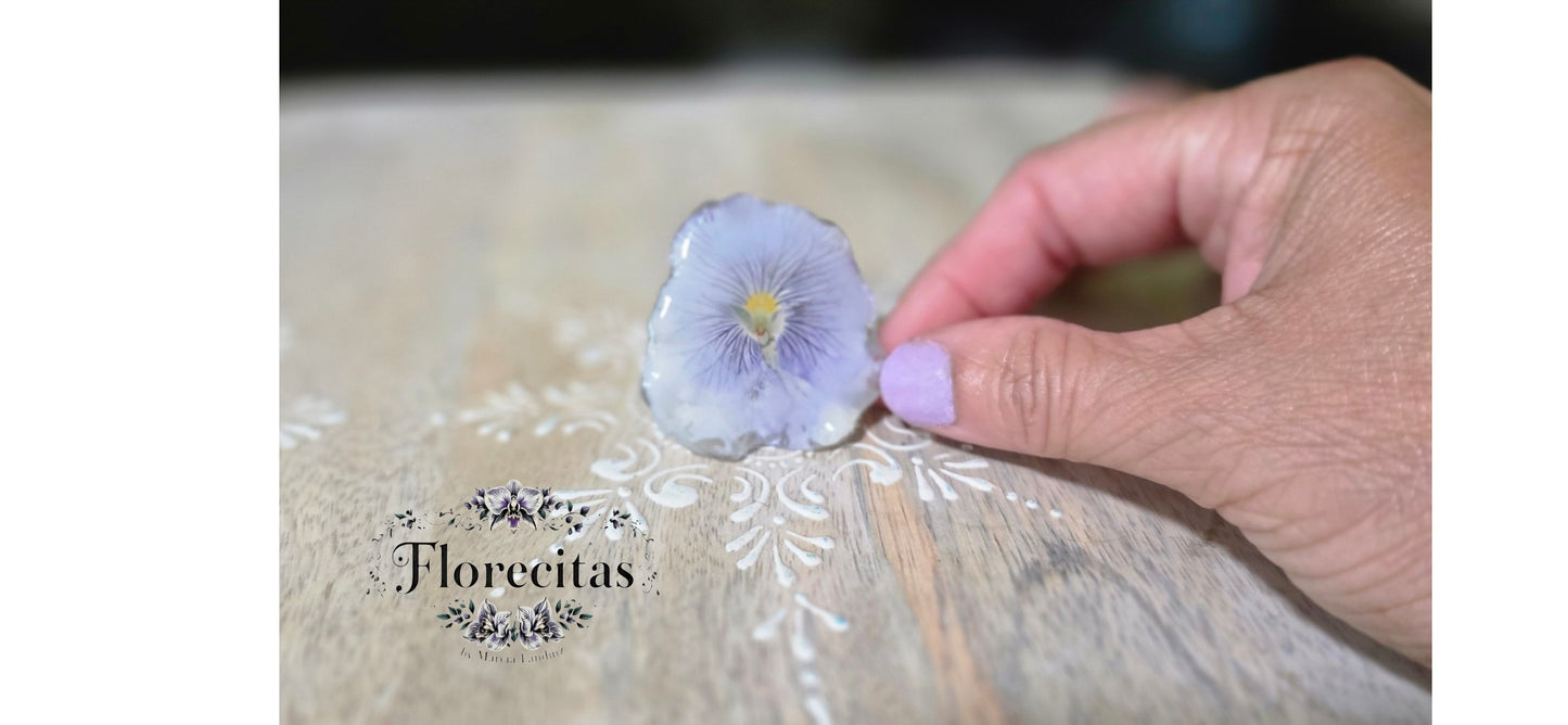RESIN PANSY ADJUSTABLE STATEMENT RING