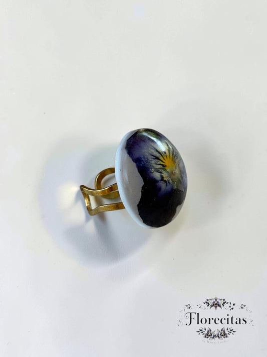 Sphere Shaped Deep Violet Pansy Gold Ring