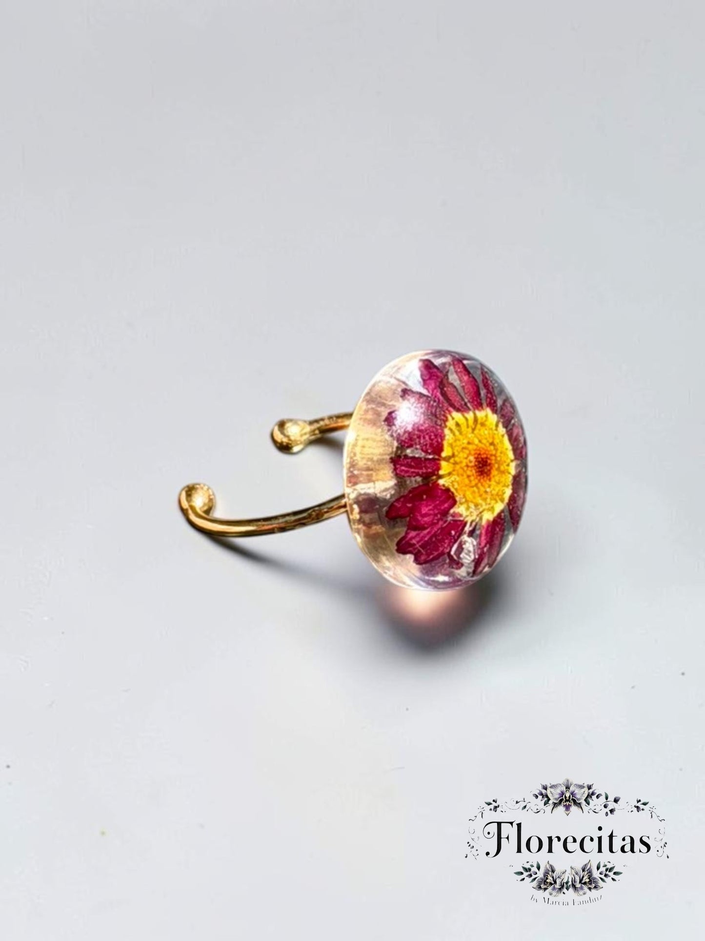 Sphere Shaped Deep Magenta Daisy Gold Ring