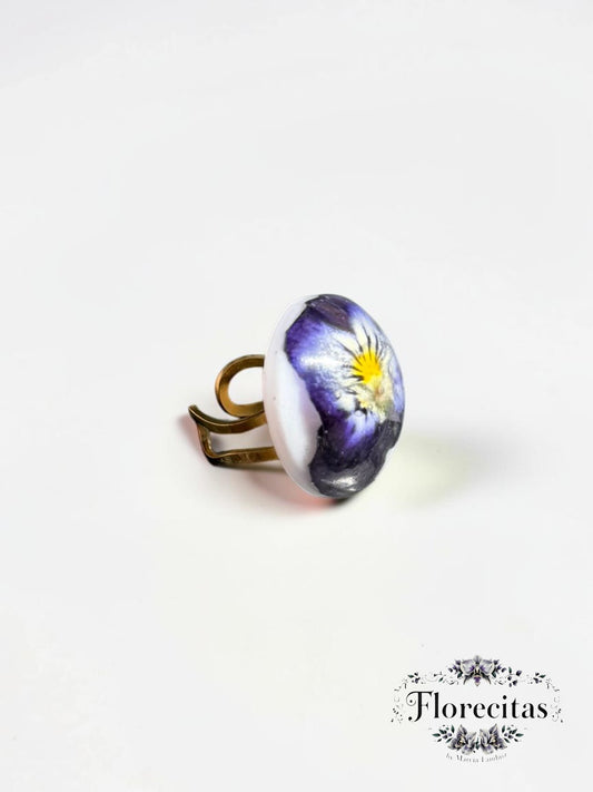 Sphere Shaped Violet Pansy Gold Ring