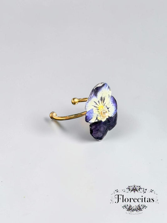 White and Violet Pansy Ring with Rhinestone